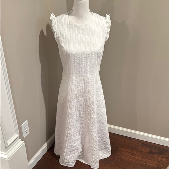 Draper James Dresses & Skirts - Drapper James jacquard midi Circle Love sleeveless cotton dress